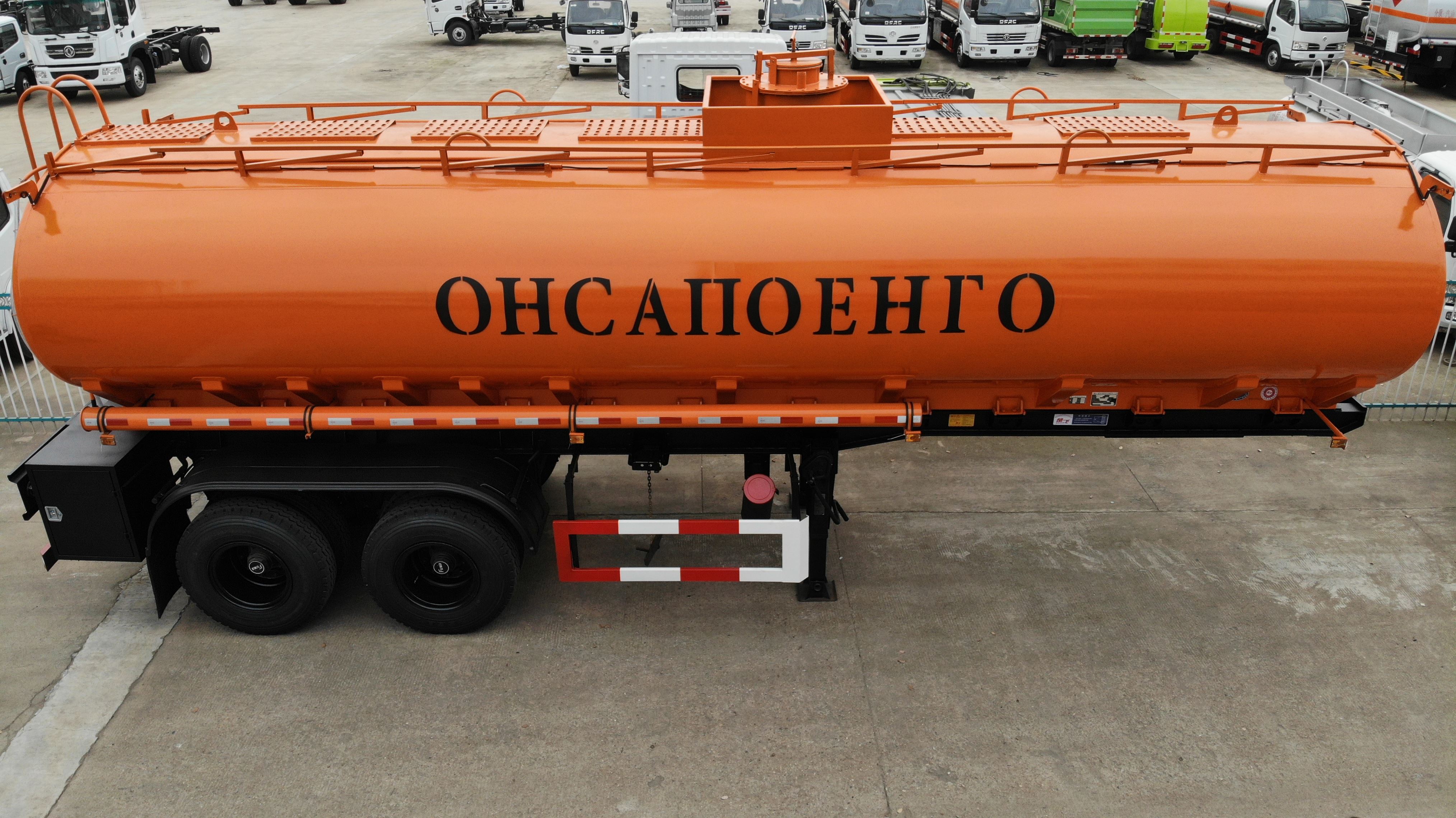 10臺外貿(mào)出口運油半掛車，10臺?；饭捃嚢l(fā)車交付客戶